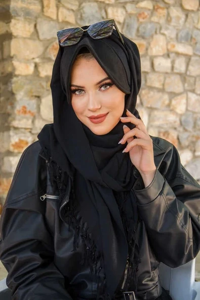 Siyah Şapkalı Şal ürün görseli