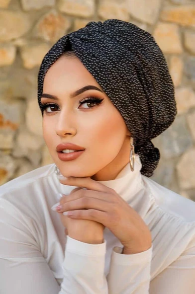 Siyah Puantiyeli Tokalı Bone - Resim 2