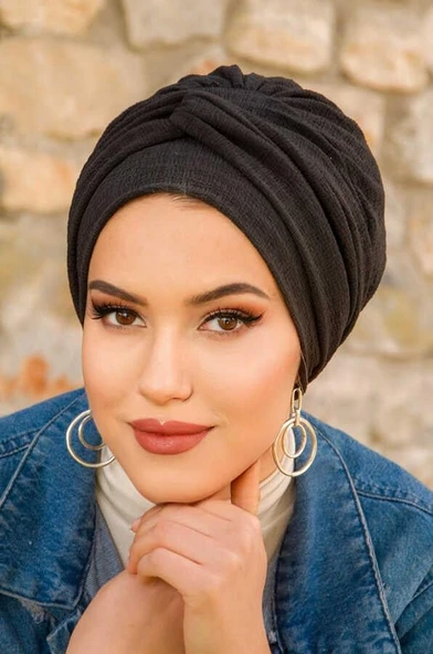 Siyah Burgu Detaylı Bone - Resim 3