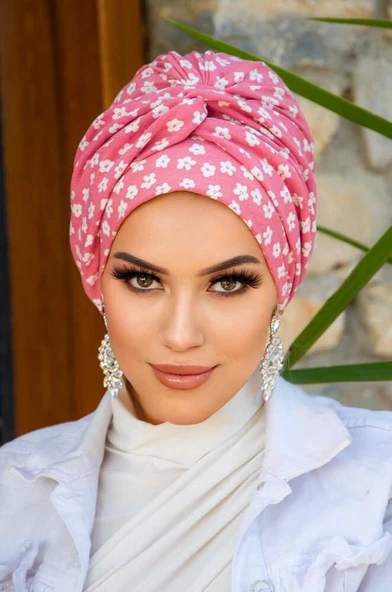 Pudra Çiçek Desen Burgu Detaylı Bone ürün görseli