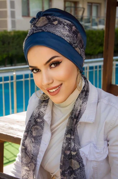 Lacivert Yılan Derisi Desen Fularlı Bone ürün görseli