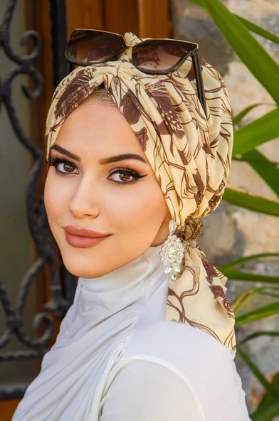 Uçuk Sarı Kahve Desen Tül Tokalı Bone ürün görseli