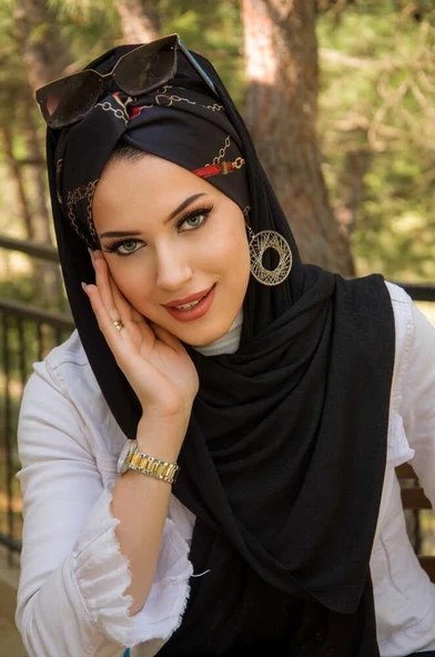 Siyah Zincir Desen Burgu Hazır Şal ürün görseli