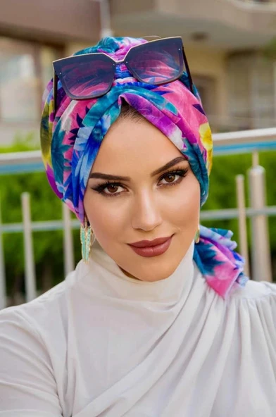 Rengarenk Çiçekler Tokalı Bone ürün görseli