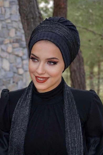 Siyah Kareli Gümüş Fularlı Bone ürün görseli