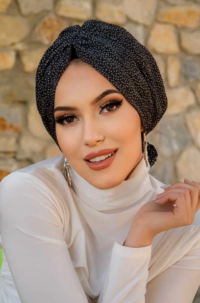 Siyah Puantiyeli Tokalı Bone ürün görseli