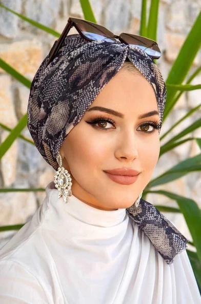 Gri Yılan Derisi Desen Tül Tokalı Bone ürün görseli