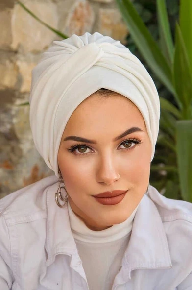 Beyaz Burgu Detaylı Bone - 2