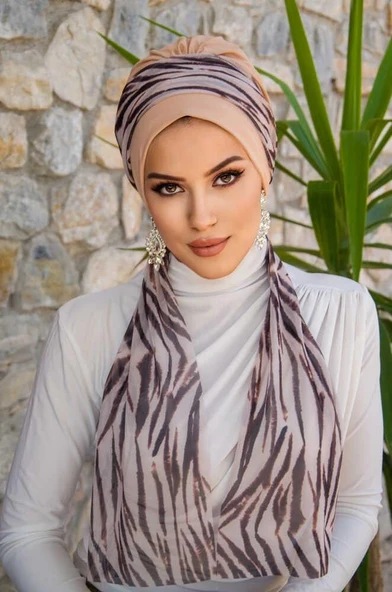 Bej Zebra Desen Fularlı Bone ürün görseli