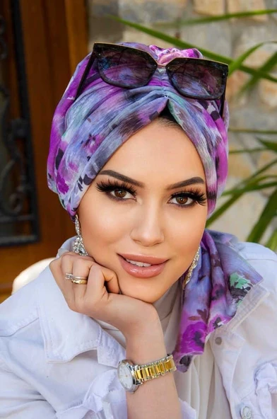 Lila Gri Çiçek Desen Tokalı Bone ürün görseli