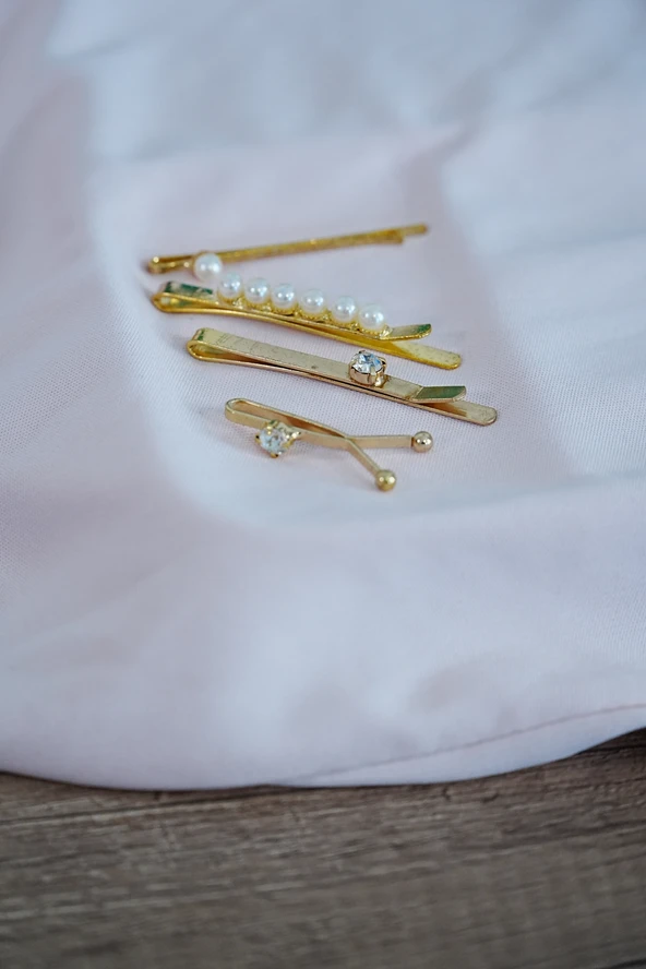 İncili Yan Toka Altın Renk 4lü - 2