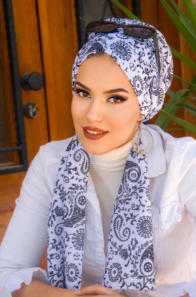 Beyaz Siyah Etnik Desen Atkılı Bone - Resim 2