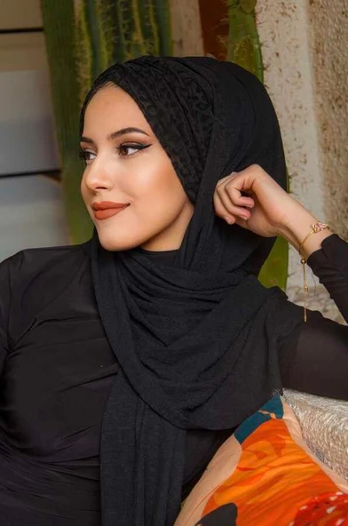 Siyah Kabartma Desen Kelebek Model Büzgülü Bone Şal - Resim 3