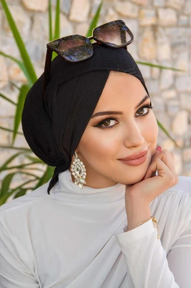 Siyah Çapraz Bone ürün görseli