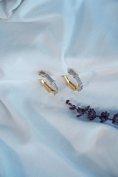 Çelik Küpe Kimler Geldi Kimler Geçti Kararmaz