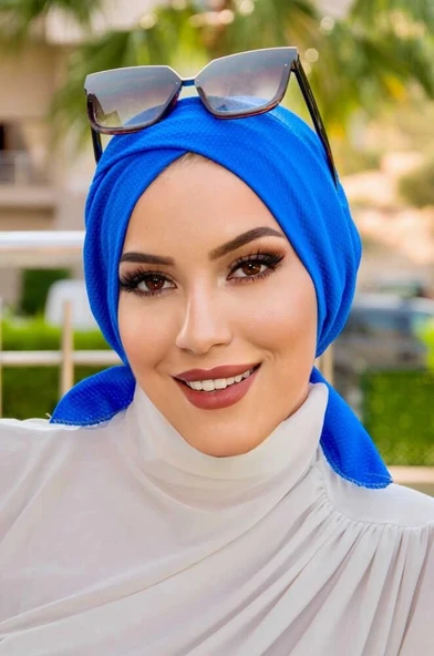 Saks Mavi Çapraz Bone ürün görseli