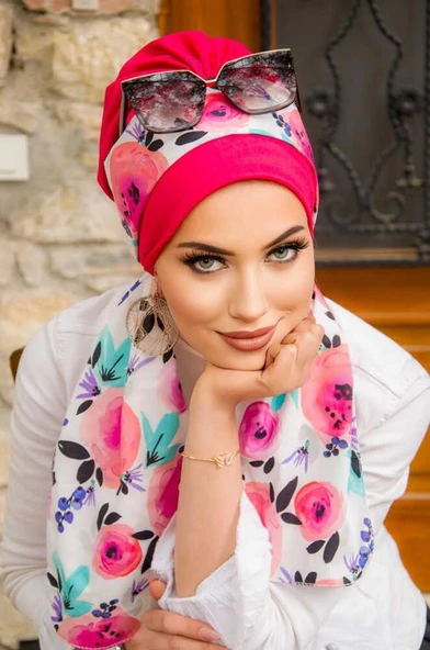 Fuşya Çiçek Desen Fularlı Bone ürün görseli