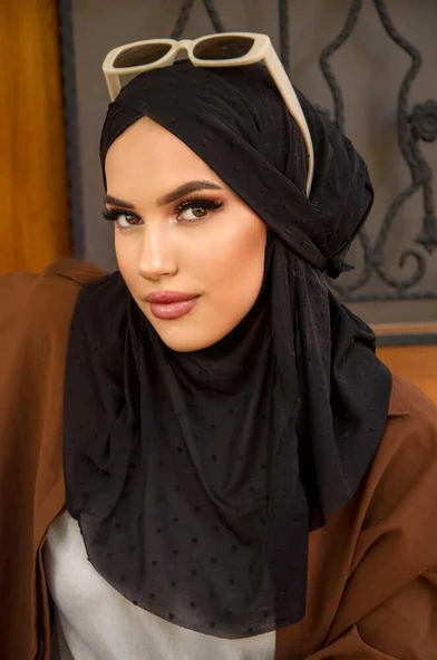 Siyah Ponpon Çapraz Bantlı Medium Size Hijab - Hazır Şal - Resim 3