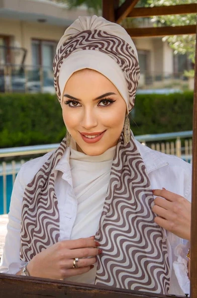 Kemik Puan Desen Fularlı Bone ürün görseli