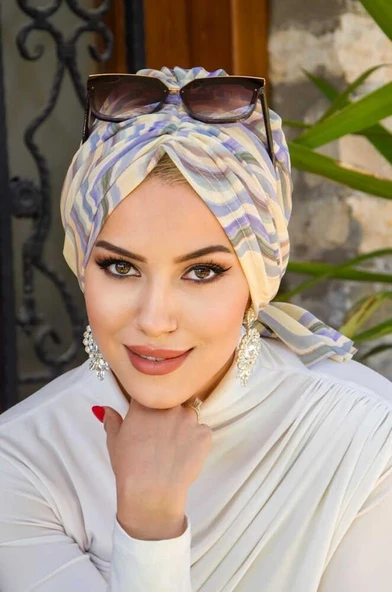 Soft Tonlamalı Geometrik Desen Tül Tokalı Bone ürün görseli