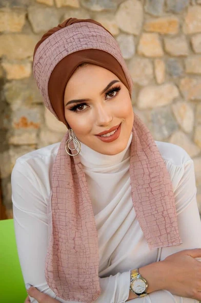 Karamel Bej Desen Fularlı Bone ürün görseli