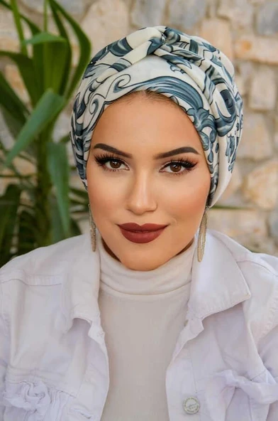 Gri Beyaz Desen Burgu Detaylı Bone - Resim 3