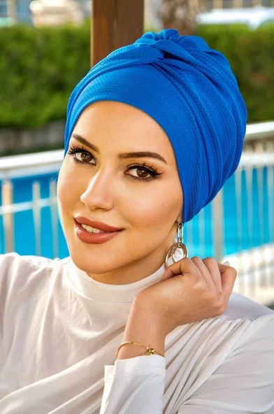 Saks Mavi Burgu Detaylı Bone ürün görseli