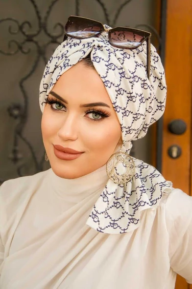 Beyaz Lacivert Hat Desen Tokalı Bone ürün görseli