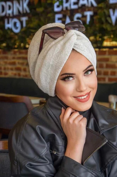 Beyaz Triko Kışlık Burgu Bone ürün görseli