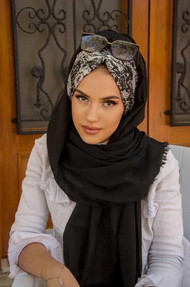 Siyah Beyaz Etnik Desen Büzgülü Hazır Şal - Resim 3