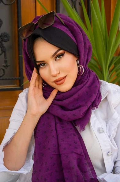 Mürdüm Çiçek Baskılı Şapkalı Şal ürün görseli