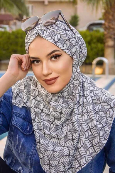 Beyaz Siyah Desenli Hazır Şal Eşarp ürün görseli