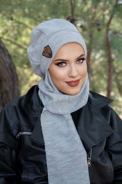 Gri Armalı Tesettür Bere ürün görseli