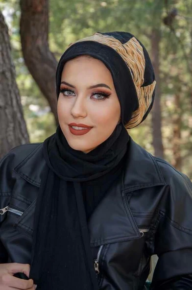 Siyah Kaşe Garnili Tesettür Bere - 3