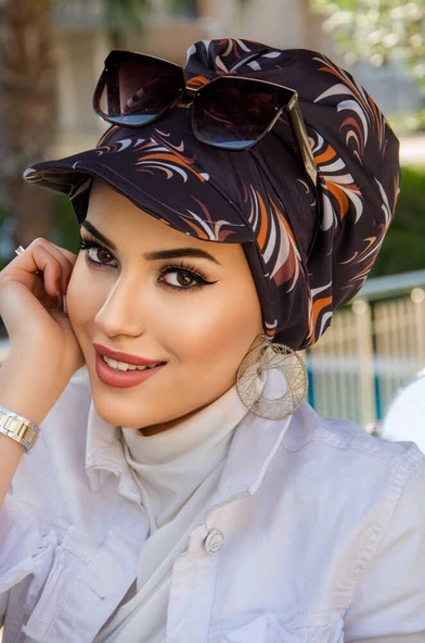 Siyah Taba Desen Bantlı Şapka Bone ürün görseli