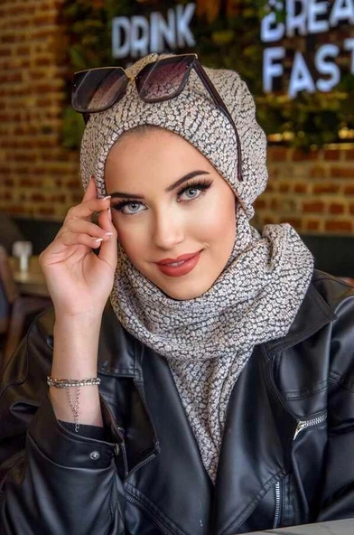 Gri Ekru Desen Tesettür Bere ürün görseli