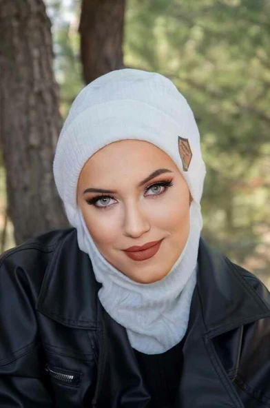 Kırık Beyaz Fitilli Armalı Maskeli Bere - Resim 3