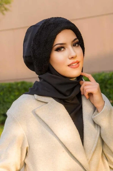 Siyah Kürk Aksesuarlı Tesettür Bere ürün görseli