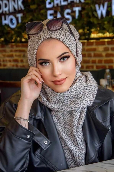 Gri Ekru Desen Tesettür Bere - Resim 4