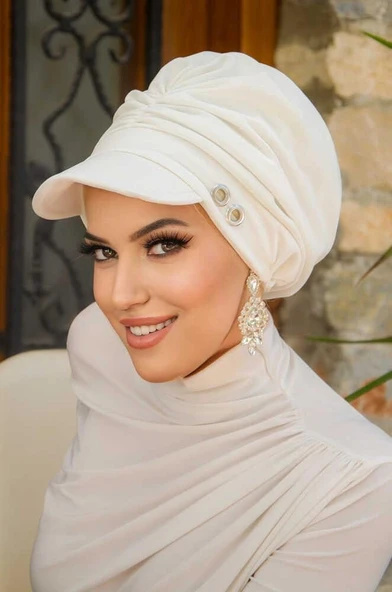 Beyaz Metal Detaylı Tesettür Şapka Bone ürün görseli