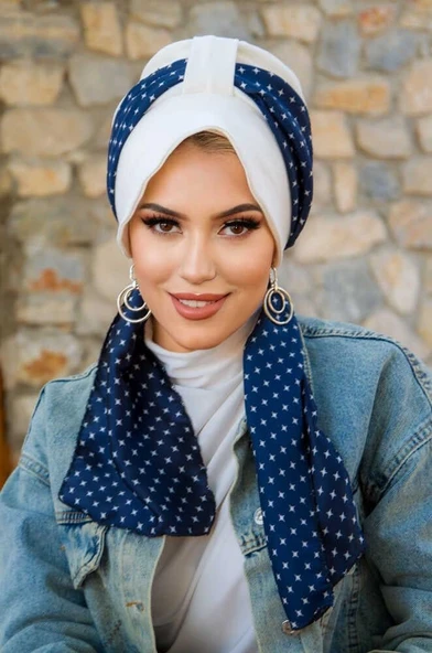 Beyaz Lacivert Desen Fularlı Şapka Bone ürün görseli