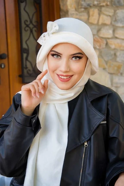 Kırık Beyaz Taşlı Aksesuarlı Vintage Şapka ürün görseli