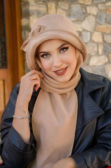 Bej Aksesuarlı Atkılı Vintage Şapka ürün görseli
