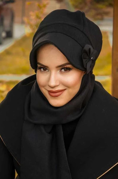 Siyah Çiçek Aksesuarlı Tesettür Şapka - Resim 2