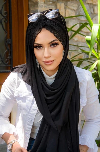 Siyah Dantelli Burgu Model Hazır Şal - 2