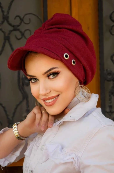 Bordo Metal Detaylı Tesettür Şapka Bone ürün görseli