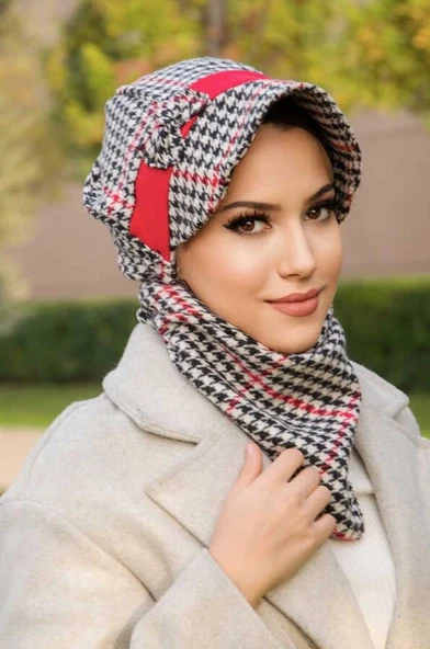 Kırmızı Kazayağı FiyonkluTesettür Şapka Ve Etol Takım ürün görseli