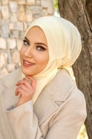 Krem Kışlık Spor Bone Hijab ürün görseli