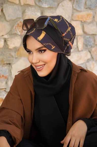 Siyah Gold Zincir  Desen Tesettür Şapka ürün görseli