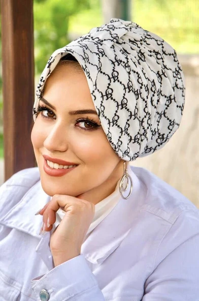 Siyah Beyaz Hat Desenli Tesettür Şapka Bone ürün görseli
